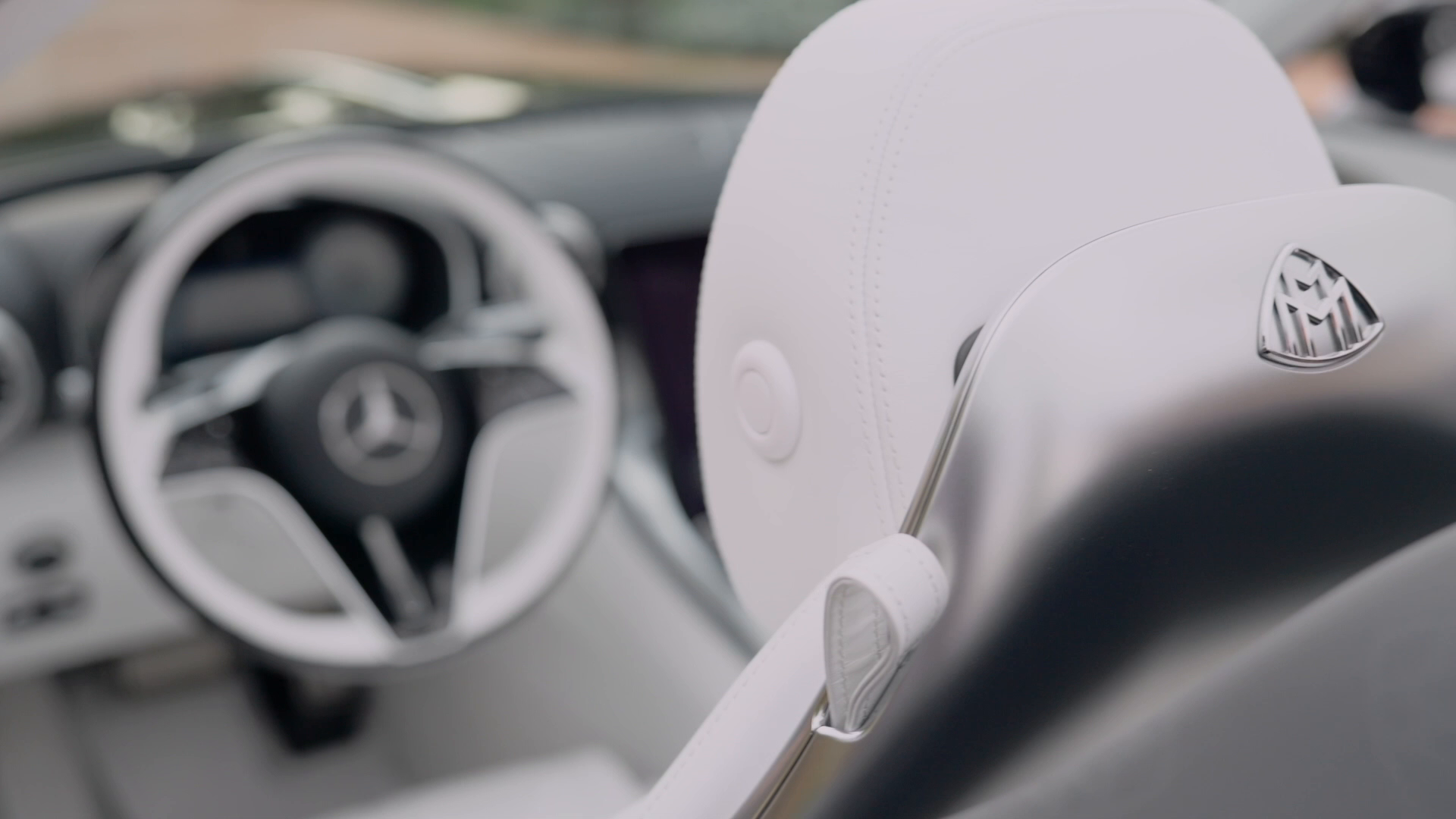 De nieuwe Mercedes-Maybach SL Monogram Series - Individuele expressie met meer dan 50 MANUFAKTUR lakkleuren