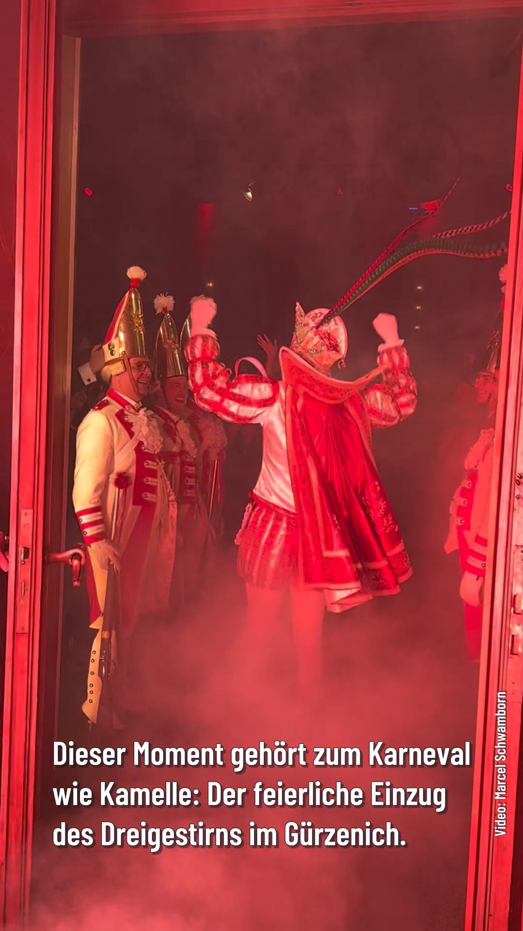 Einzug-des-Dreigestirns-bei-der-K-lner-Prinzenproklamation