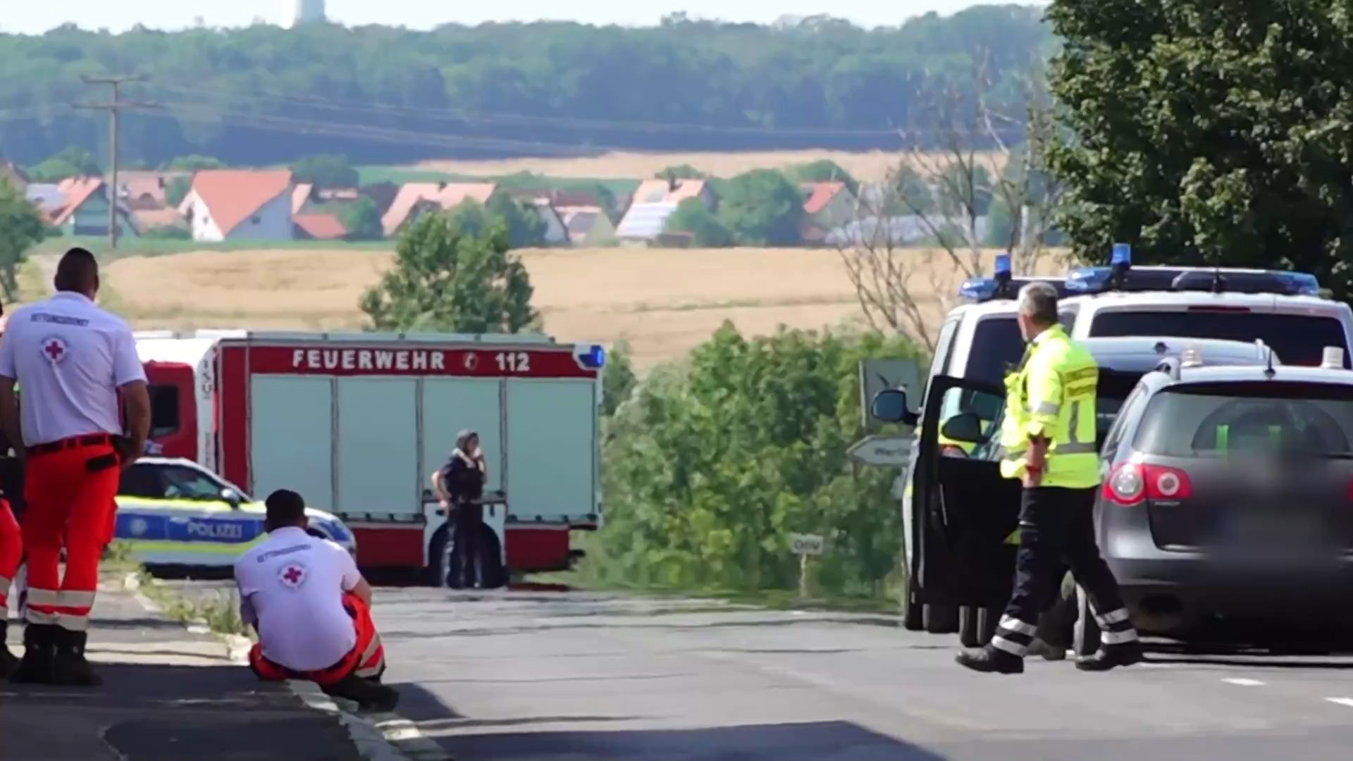 Schussgeräusche in Flüchtlingsheim: SEK-Einsatz und Straßensperrung