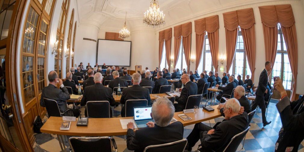 Bischofskonferenz gestartet: "Diese Themen müssen uns wachrütteln"