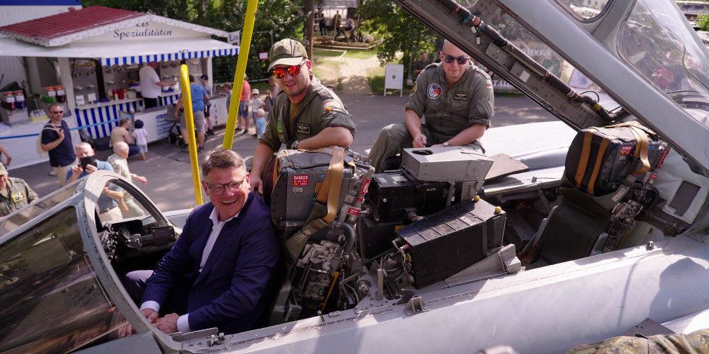 Boris-Rhein-besucht-Bundeswehr-und-Blaulichtfamilie
