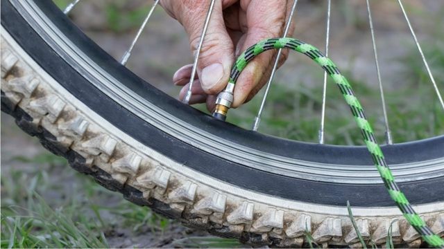 Fahrrad aufpumpen: Worauf es beim richtigen Reifendruck ankommt