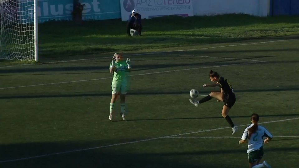 Χαμαλίδου και Βιολάρη υπέγραψαν με γκολάρες την ανατροπή της ΑΕΚ (VID)