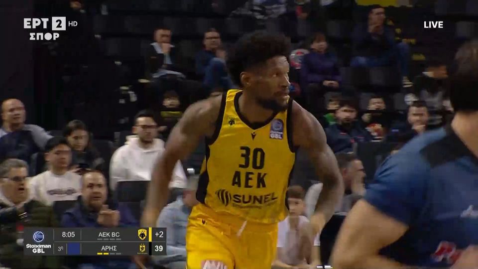 ΑΕΚ – Άρης: Φοβερό καλάθι εκτός ισορροπίας από τον Σίλβα (vid)