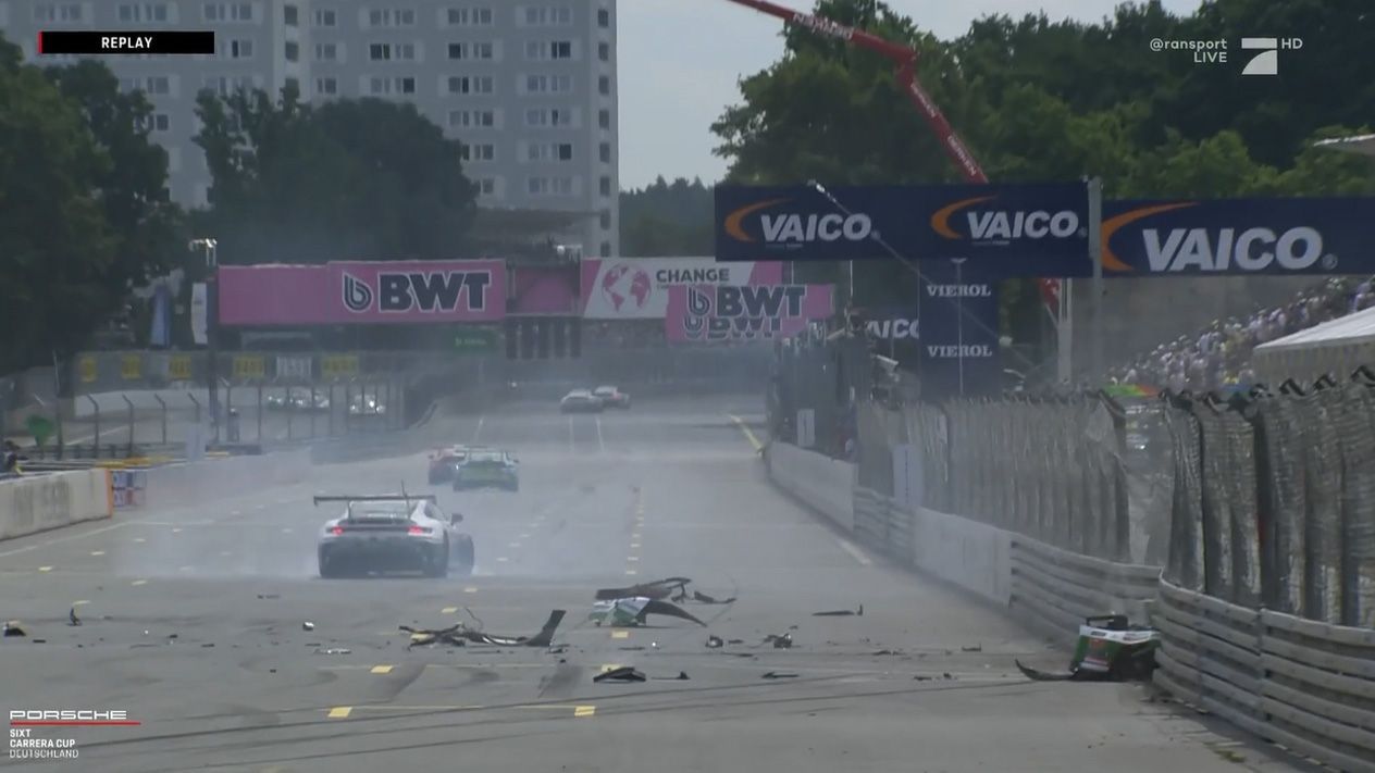 Porsche Sixt Carrera Cup: Horror-Crash überschattet Schuring-Sieg