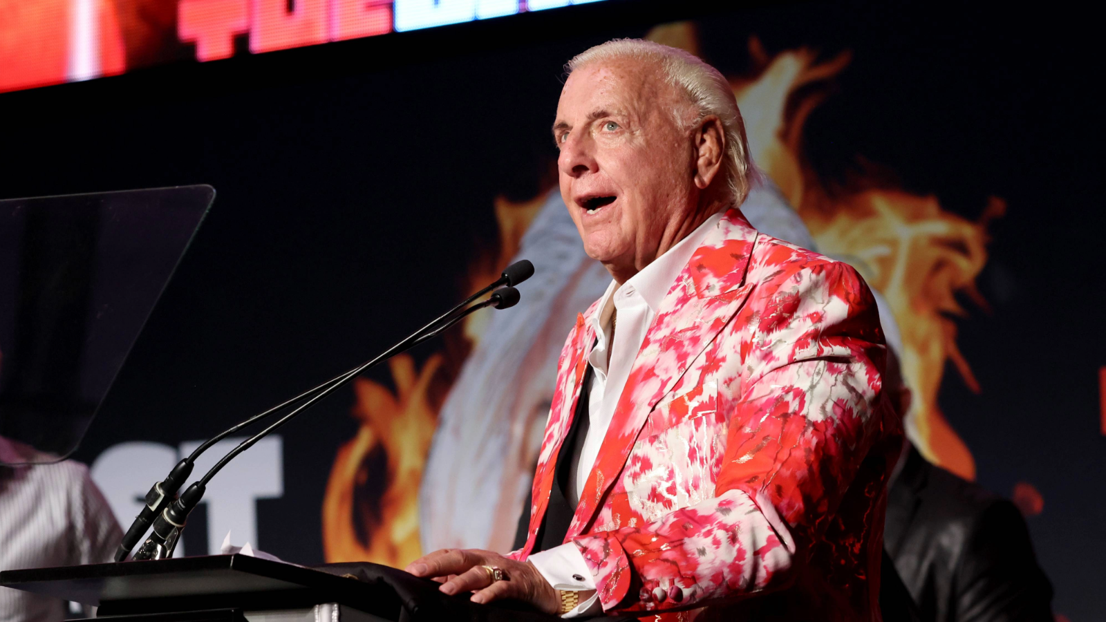 WWE – Flair spekuliert über Hogan-Tod: „Sollte das nicht sagen“