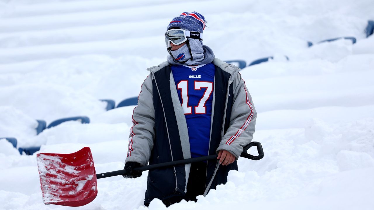 NFL: Kein Witz! Bills-Fans bekommen Schnee-Bier im Stadion