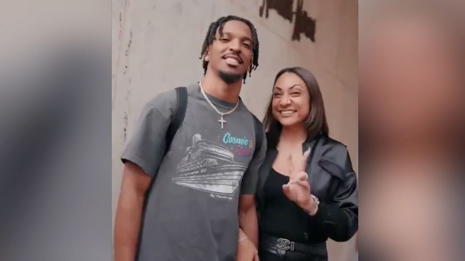 NFL: Jayden Daniels mit süßer Überraschung für seine Mama