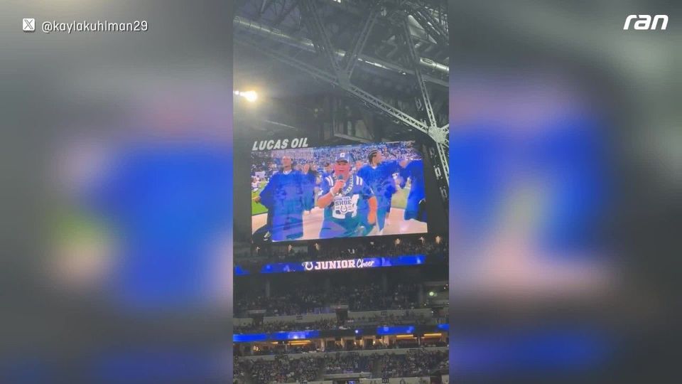 NFL: Mega-Fan der Colts singt bei großer Halbzeit-Show