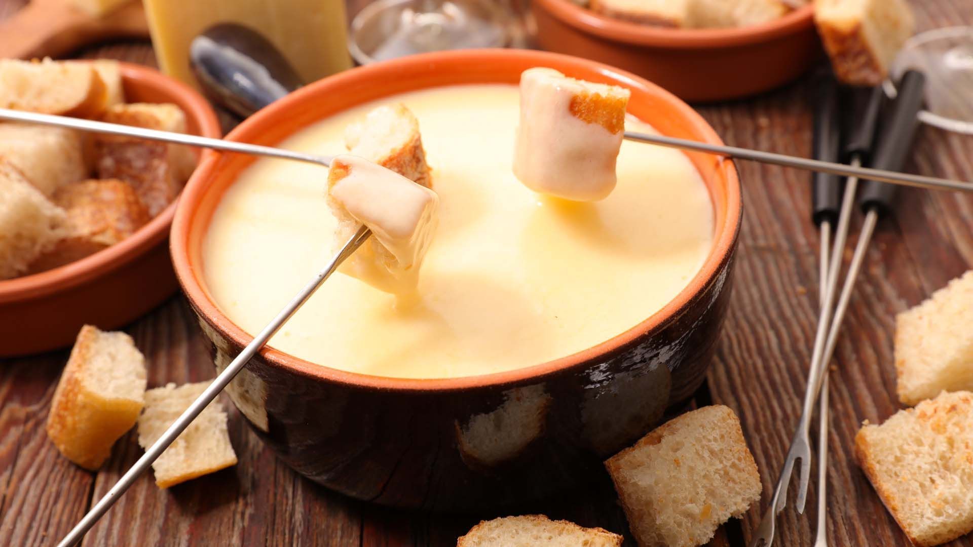 Käsefondue: Himmlisch leckeres Rezept zum Selbermachen