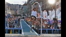 Spectacle of pole vaulting in downtown Innsbruck at the Golden Roof Challenge 2022