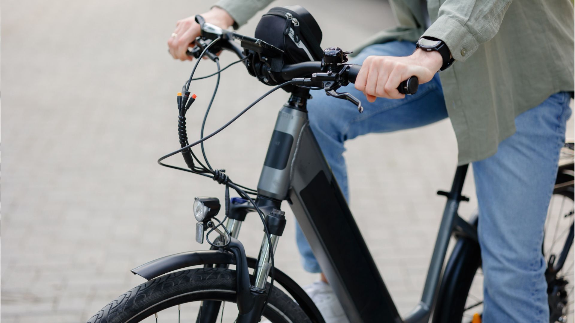 Video: Rückrufaktion bei Sport-Discounter: Softwarefehler sorgt für Gefahr - mehrere E-Bikes betroffen