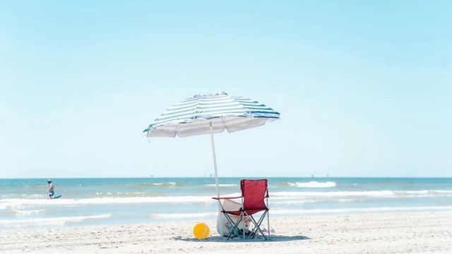 Gut abgesichert im Urlaub: Auf diese Policen kommt es wirklich an