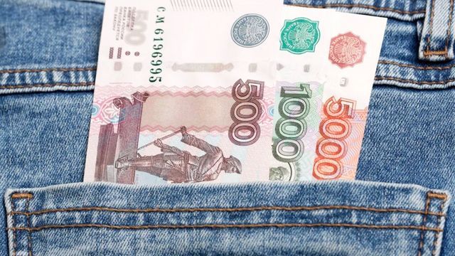 Falsche Überweisung: Mann weigert sich, Arbeitgeber rund 7 Millionen Rubel zurückzugeben