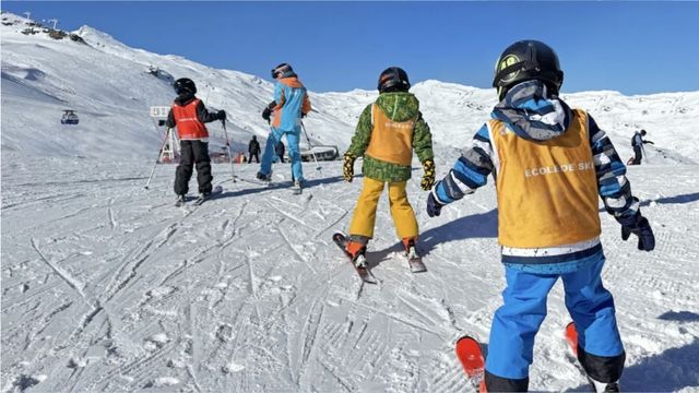 Video: 700-Euro-Kurs: 85 Prozent der Eltern können sich Ski-Unterricht für Kinder nicht mehr leisten