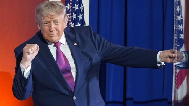 Video: Billig-Benzin sorgt für Rätsel in den USA: „Danke Trump”