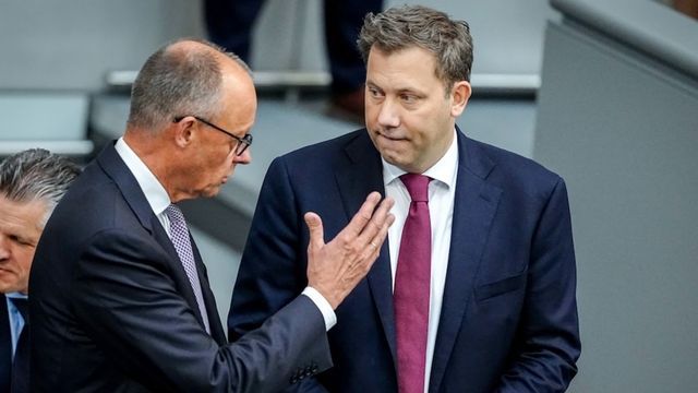 Video: In Umfrage trauen Bürger der AfD mehr zu als der Union