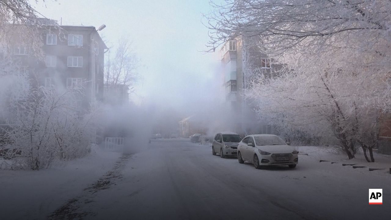 Minus 53 Grad Celsius: Heftiger Schnee und Frost wehen über Russland hinweg
