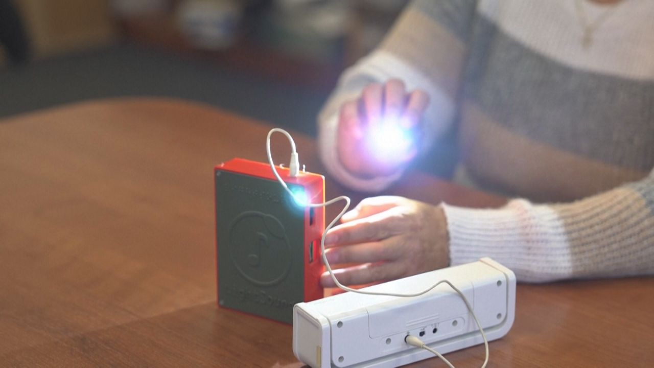 Sonnenfinsternis hören: Gerät für sehbehinderte Menschen übersetzt Licht in Töne