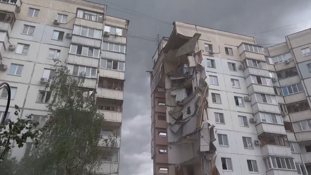 Raketenangriff: Zehnstöckiges Wohnhaus in russischer Stadt Belgorod zerstört
