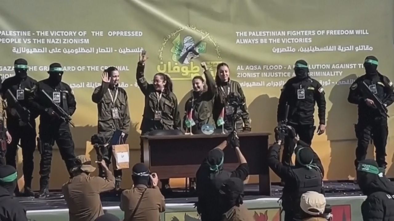 Hamas übergibt weitere Geiseln: Vier Soldatinnen freigelassen