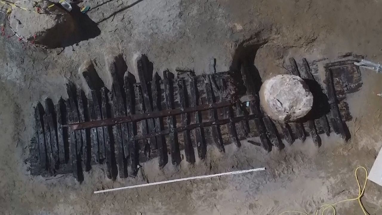 Spannender Archäologie-Fund: Schiffswrack bei Bauarbeiten in Barcelona entdeckt