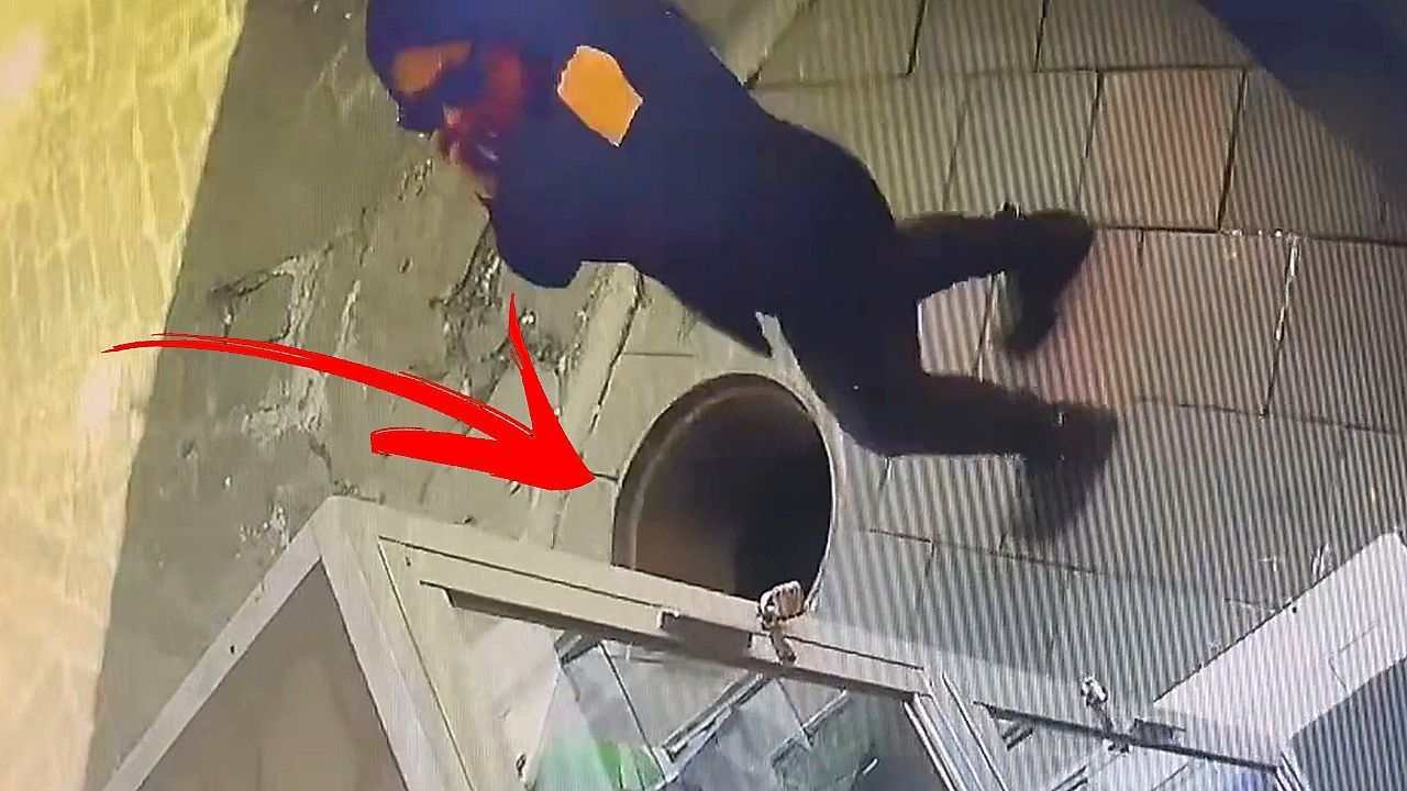 Beim Telefonieren abgelenkt – Frau fällt in Abwasserschacht