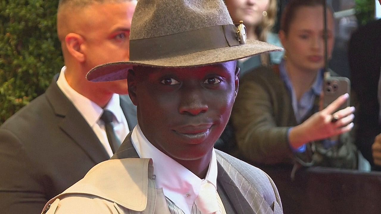 Video: TikTok-Superstar von ICE in den USA festgenommen: Khaby Lame hat Land verlassen