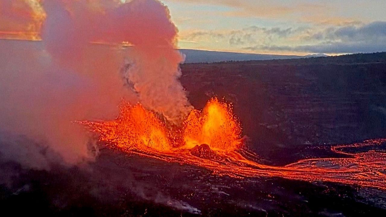100 Meter hohe Lavafontäne: Kilauea-Vulkan bietet Naturspektakel auf Hawaii
