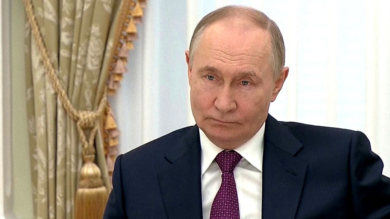 Irans Außenminister in Moskau: Putin sichert dem Iran Unterstützung zu