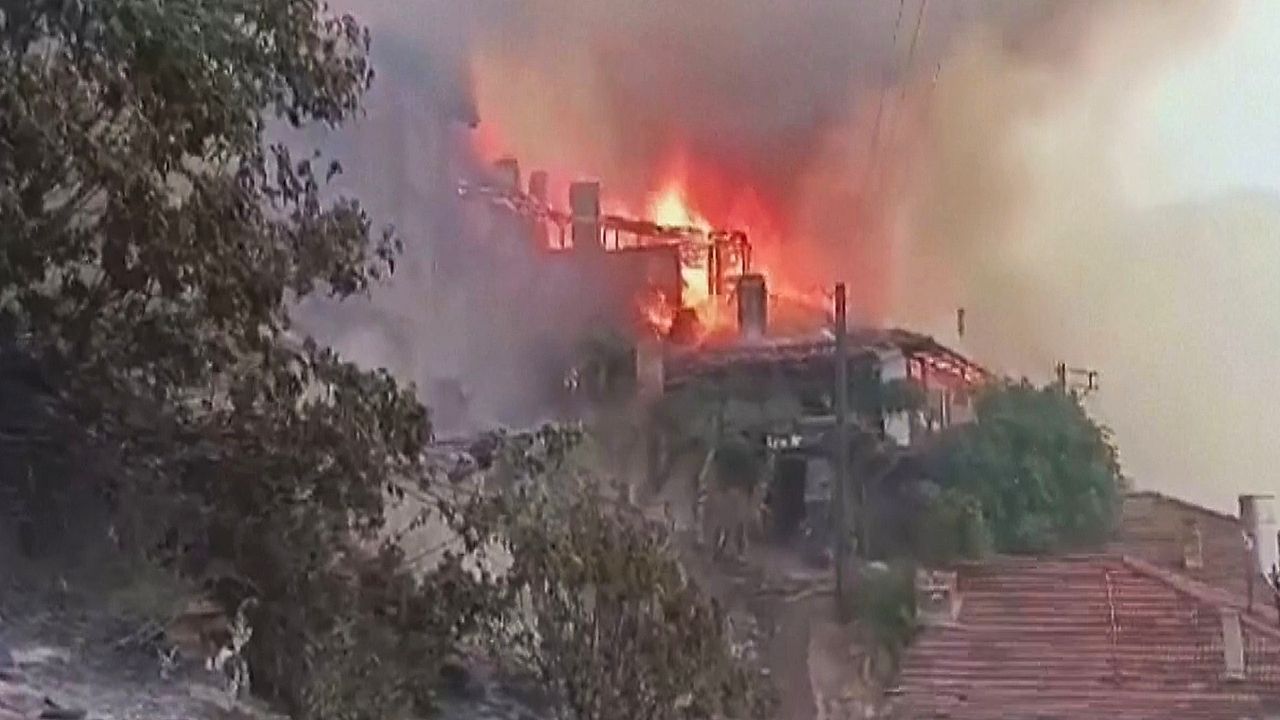 Großbrand an der Ägäis: Ein Todesopfer bei Çeşme in der Türkei