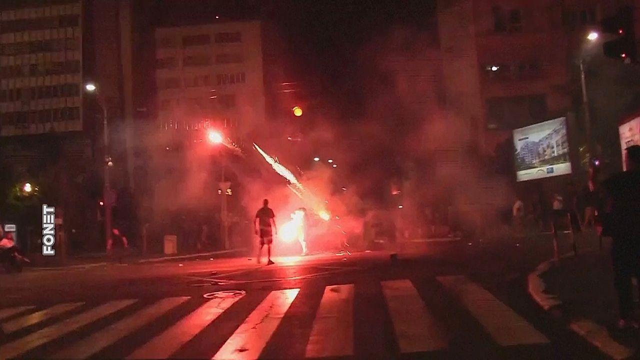Gewalt in Serbien eskaliert: Verletzte und Festnahmen bei landesweiten Protesten