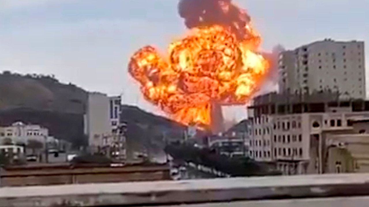 Massive Explosionen: Israel greift mehrere Huthi-Ziele im Jemen an