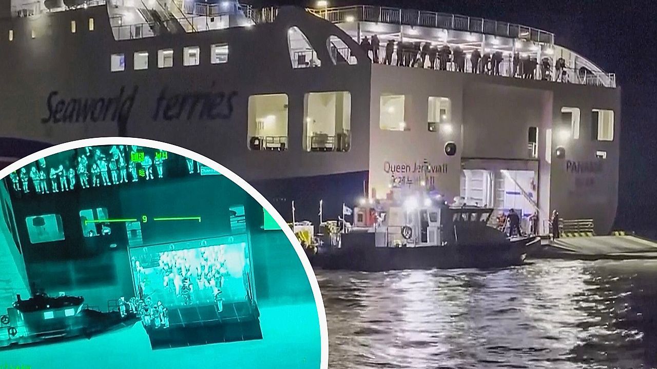 Video: Fähre vor Korea auf Grund gelaufen: Fünf Menschen bei Aufprall verletzt