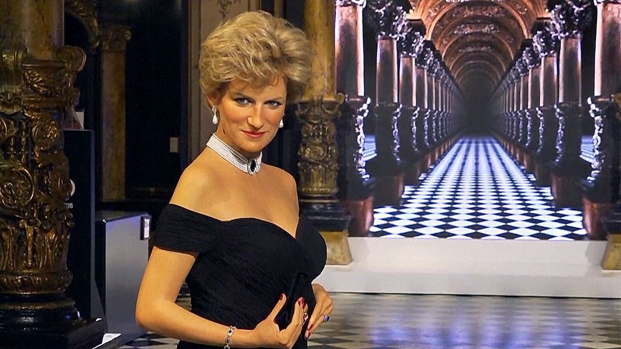 Video: Im berühmten „Rachekleid“: Neue Wachsfigur von Prinzessin Diana in Paris enthüllt