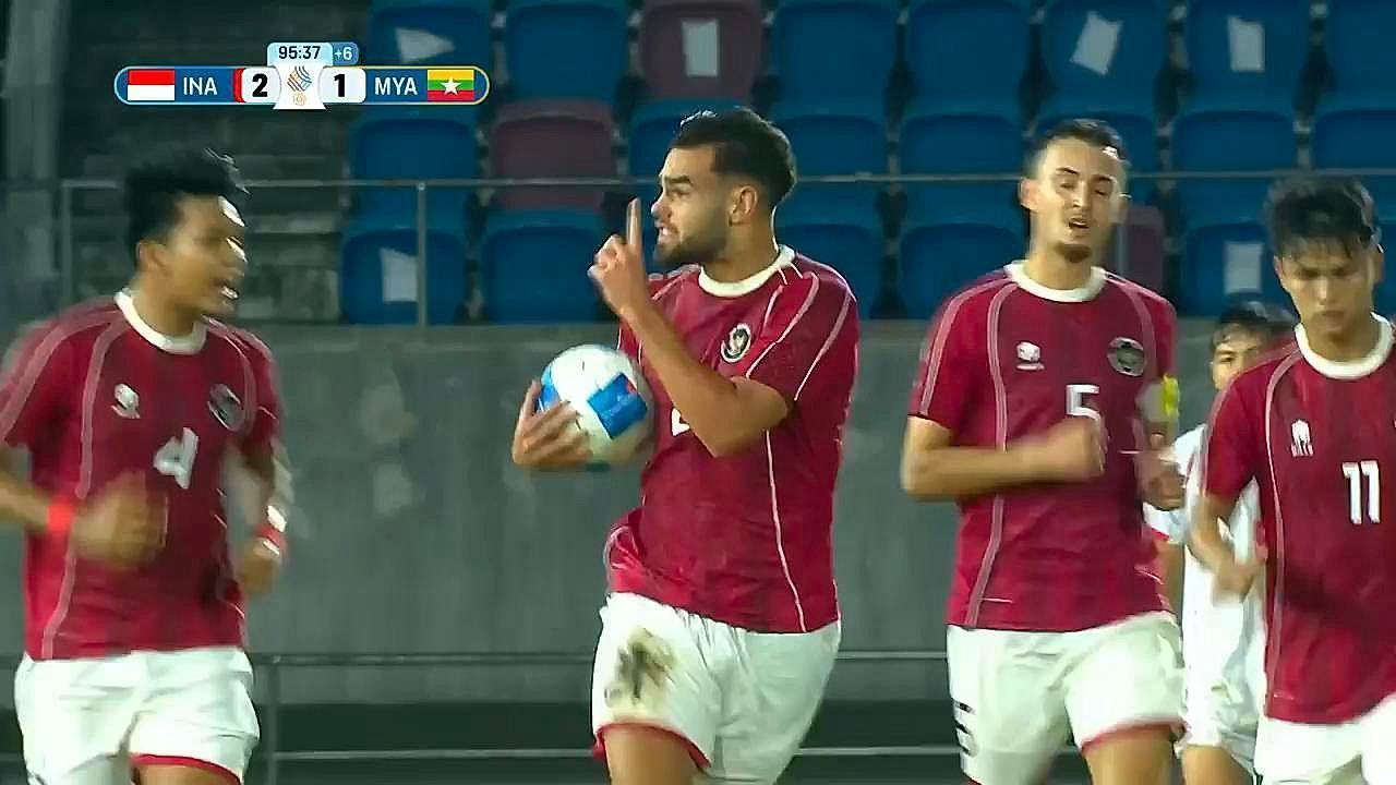 Jens Raven doubles late as defending champions Indonesia defeat Myanmar 3-1 to reach SEA Games men's soccer semis