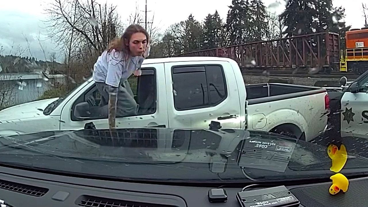 Woman-leads-deputies-and-police-on-offroad-chase-through-Washington-state