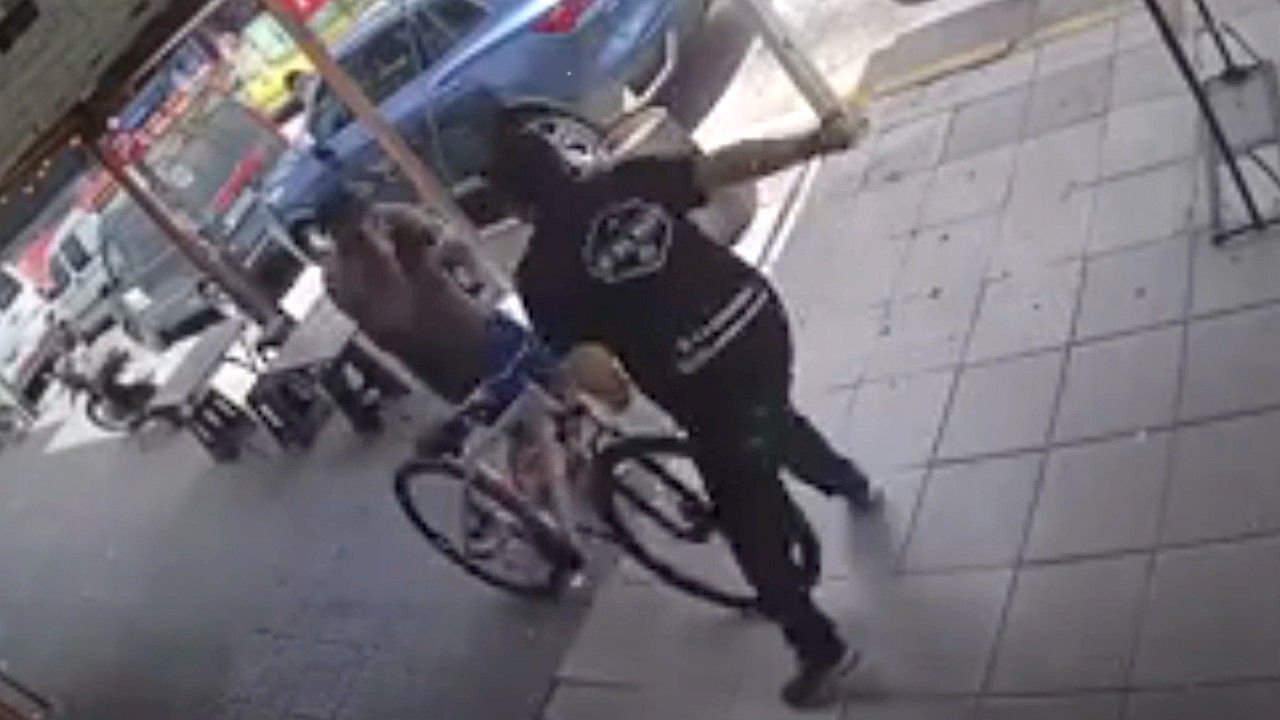 Video: Bike thief chased by girl is stopped by restaurant worker