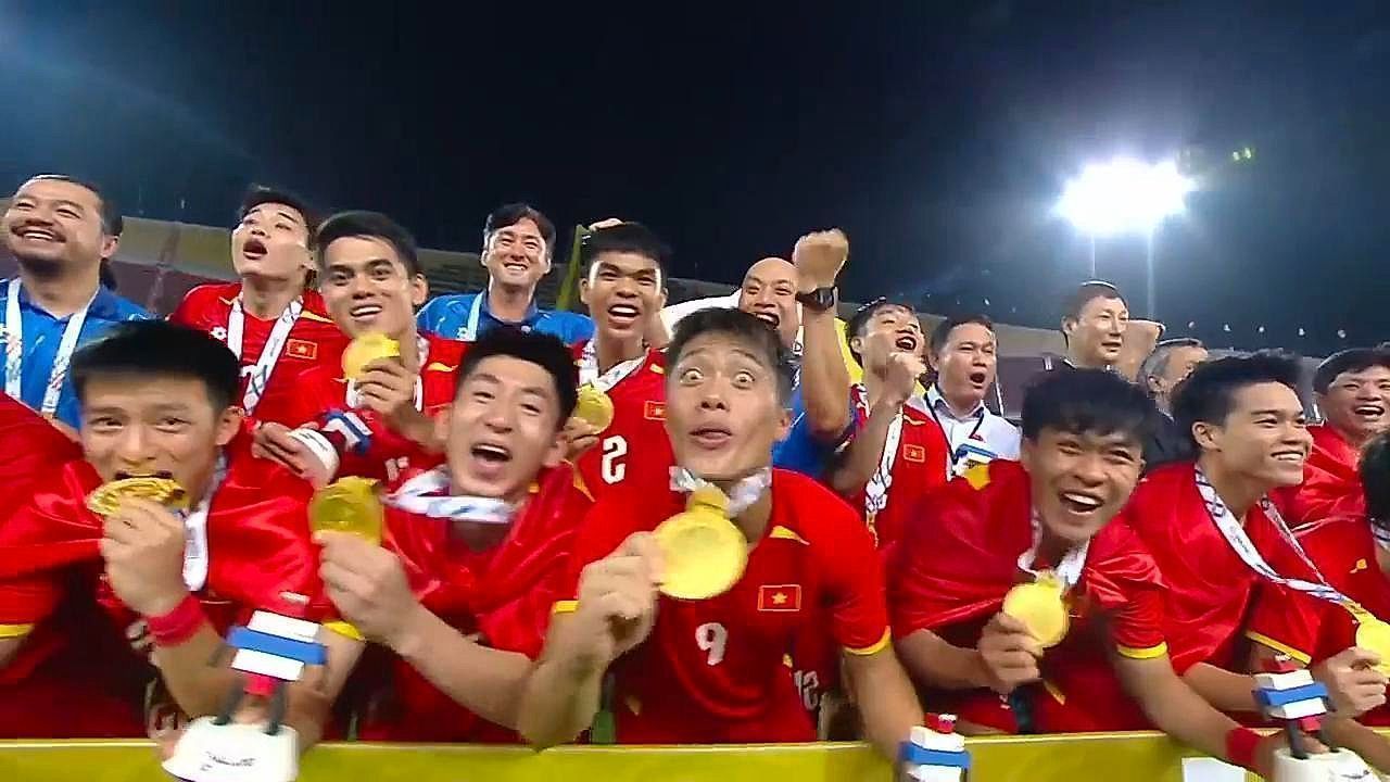 Vietnam stun hosts Thailand 3-2 in extra-time thriller to win SEA Games men's soccer gold