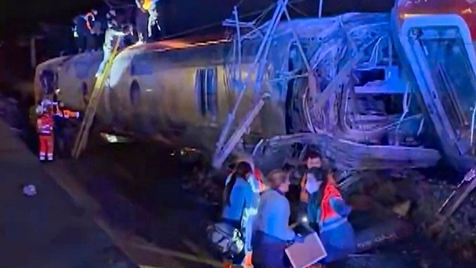 Zwei Züge kollidieren in Südspanien – mindestens 39 Tote, Dutzende Verletzte