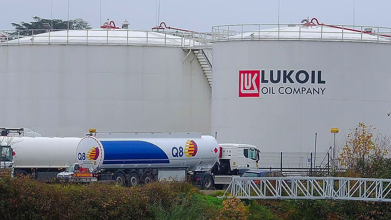 Video: U.S. Lifts Ban on Russian Oil Amid Gulf Crisis