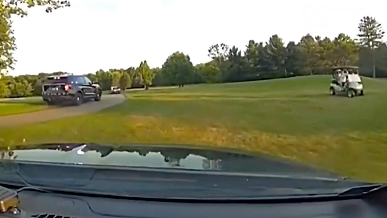 Video: Rasante Fahrt über Golfplatz: Chaos-Verfolgungsjagd in Ohio
