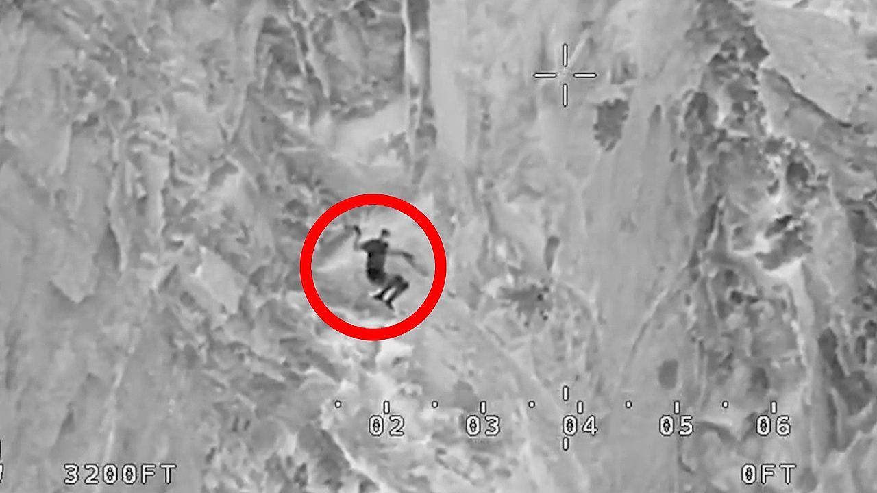 Video: Nervenaufreibende Aufnahmen: Hubschrauber rettet Kletterer aus Felswand