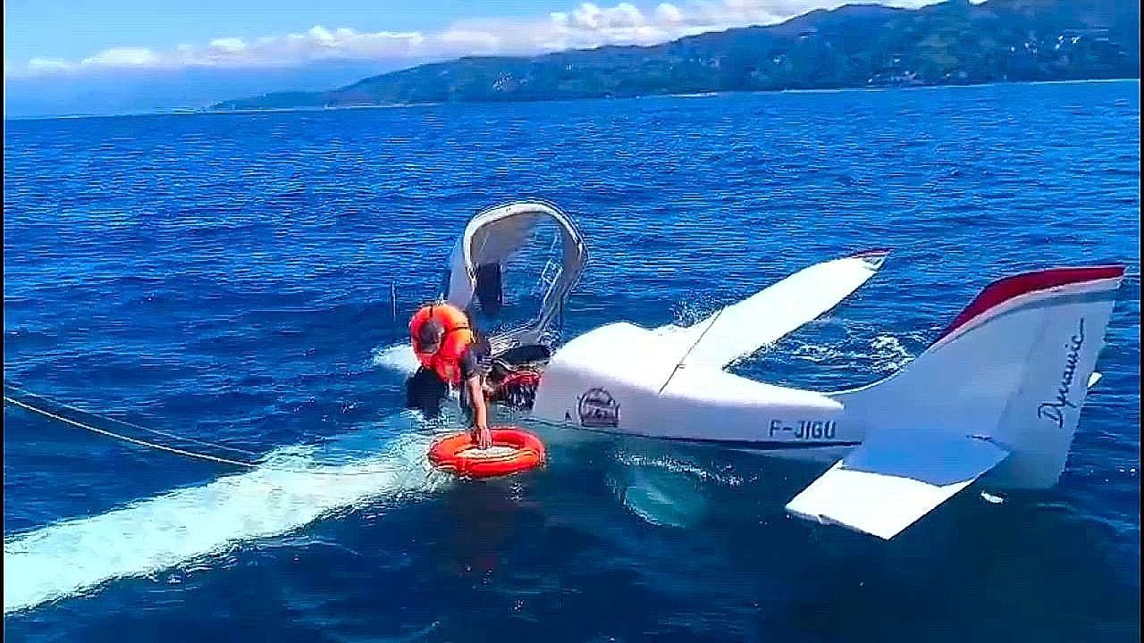 Video: Two survivors rescued after private aircraft makes emergency water landing in Black Sea