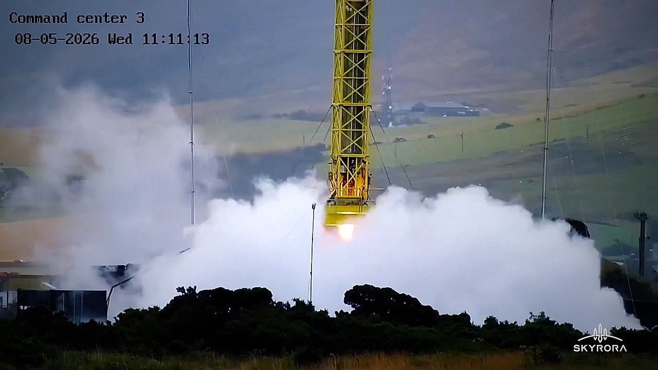 Video: Feuer und Rauch: Schottische Rakete besteht Triebwerkstest