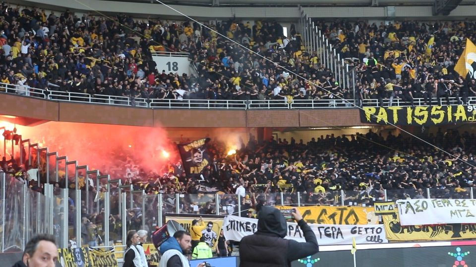 Ο εντυπωσιακός χορός των οπαδών στην “Αγιά Σοφιά (VIDEO)