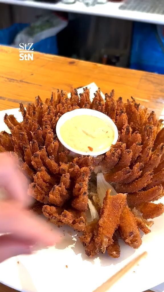 Is it worth it? This onion is the talk of the entire Stuttgart Wine Village