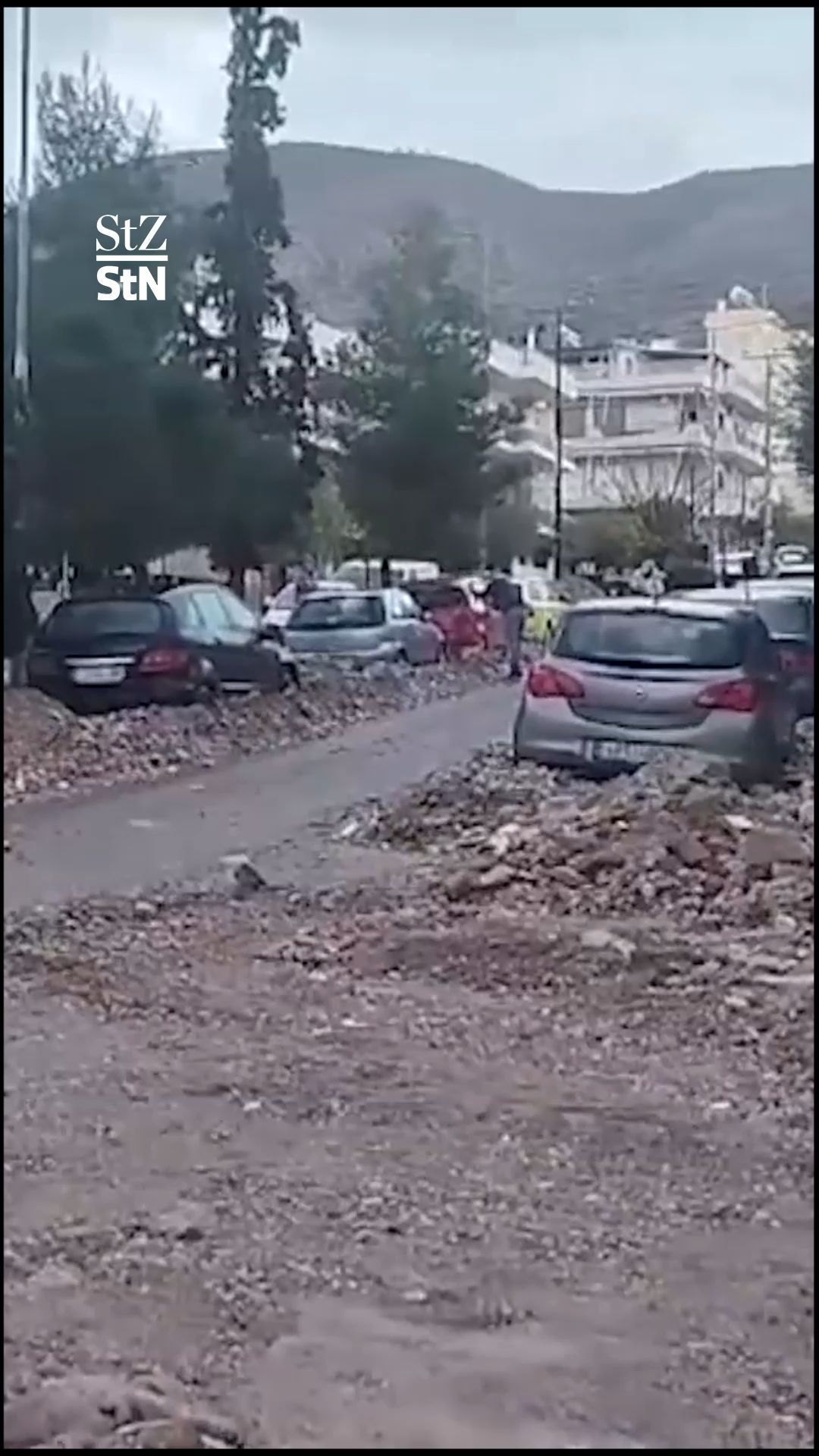 Video: Sturm zieht über Südeuropa: Überschwemmungen in Griechenland
