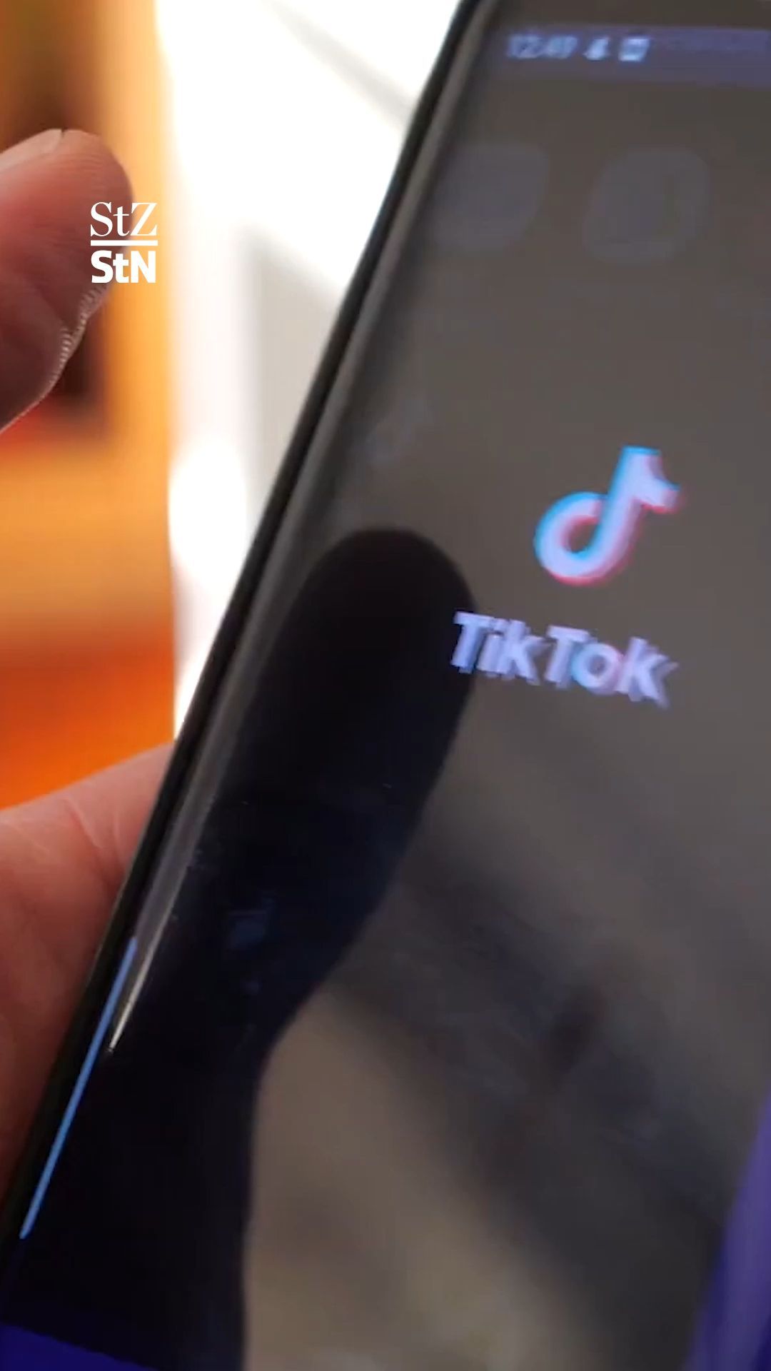 Video: EU-Kommission: TikTok droht Strafe wegen Suchtgefahr