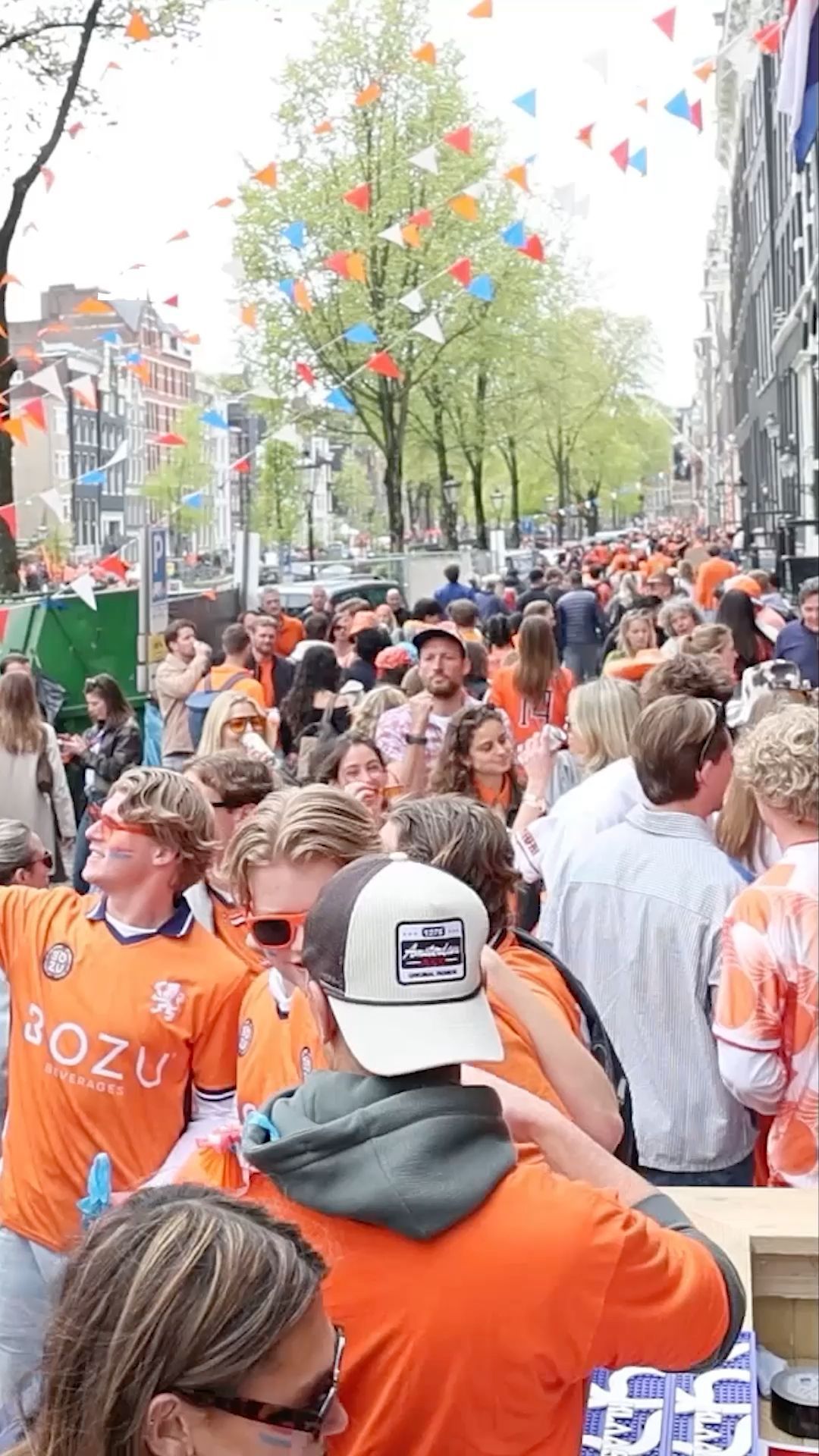 Video: Königstag in Orange: Niederlande feiern Willem-Alexander